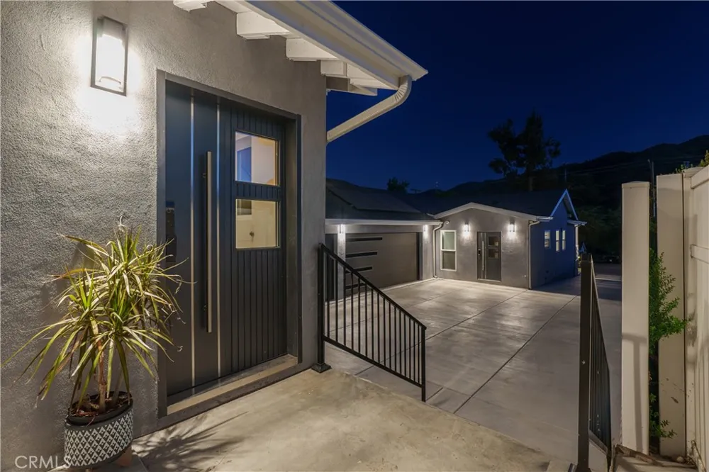 3419 Montrose Ave La Crescenta, CA 91214