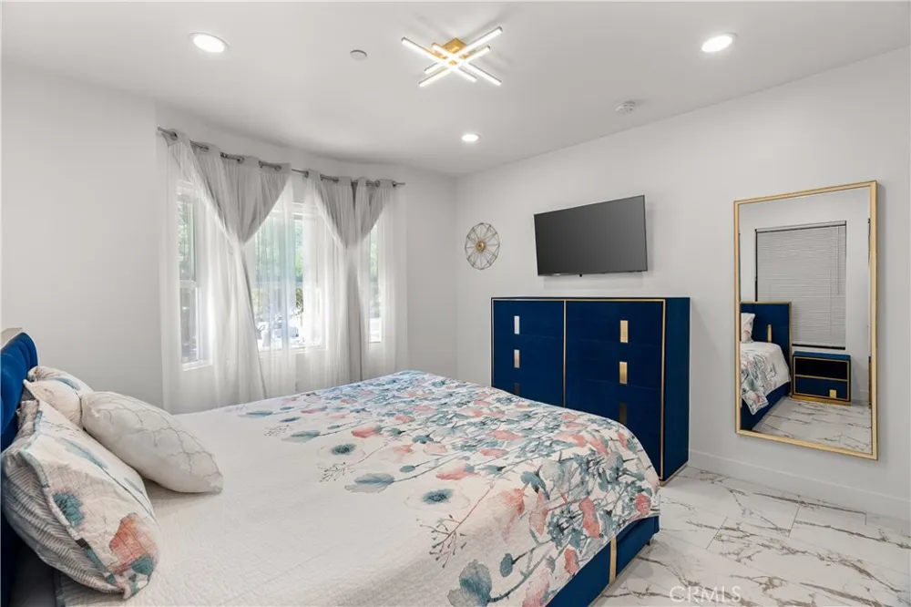 3419 Montrose Ave La Crescenta, CA 91214