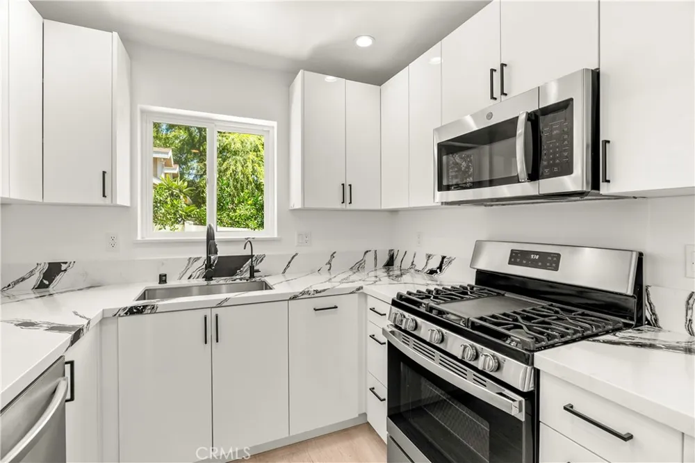 3419 Montrose Ave La Crescenta, CA 91214