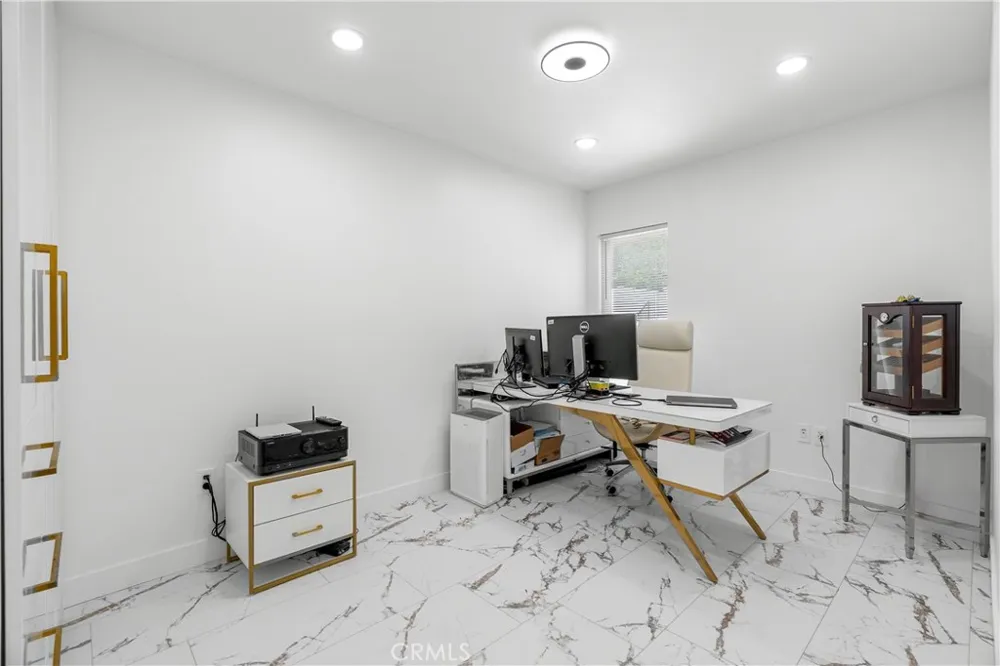 3419 Montrose Ave La Crescenta, CA 91214