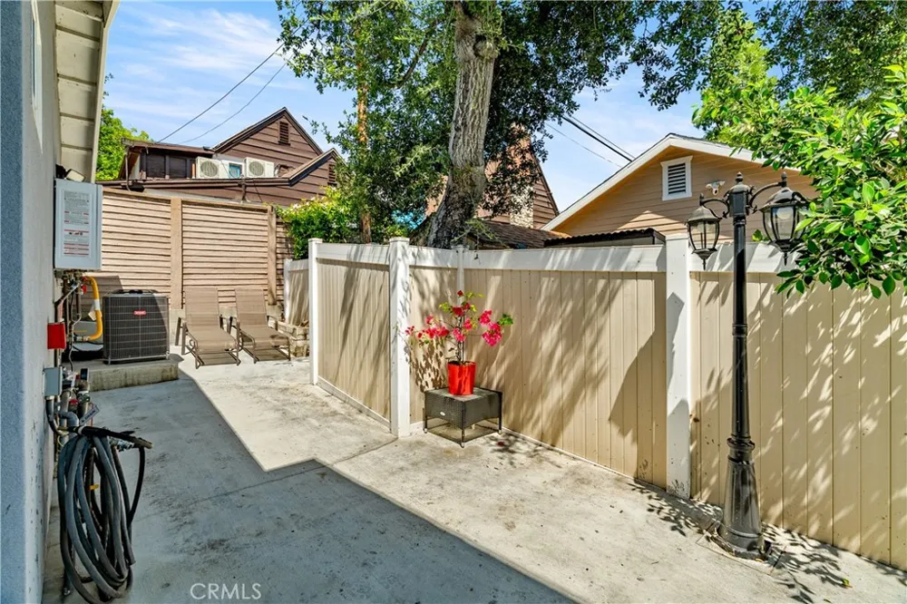 3419 Montrose Ave La Crescenta, CA 91214
