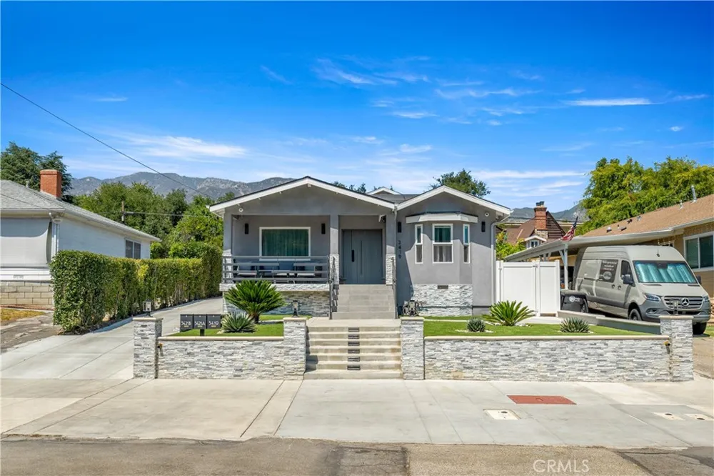 3419 Montrose Ave La Crescenta, CA 91214