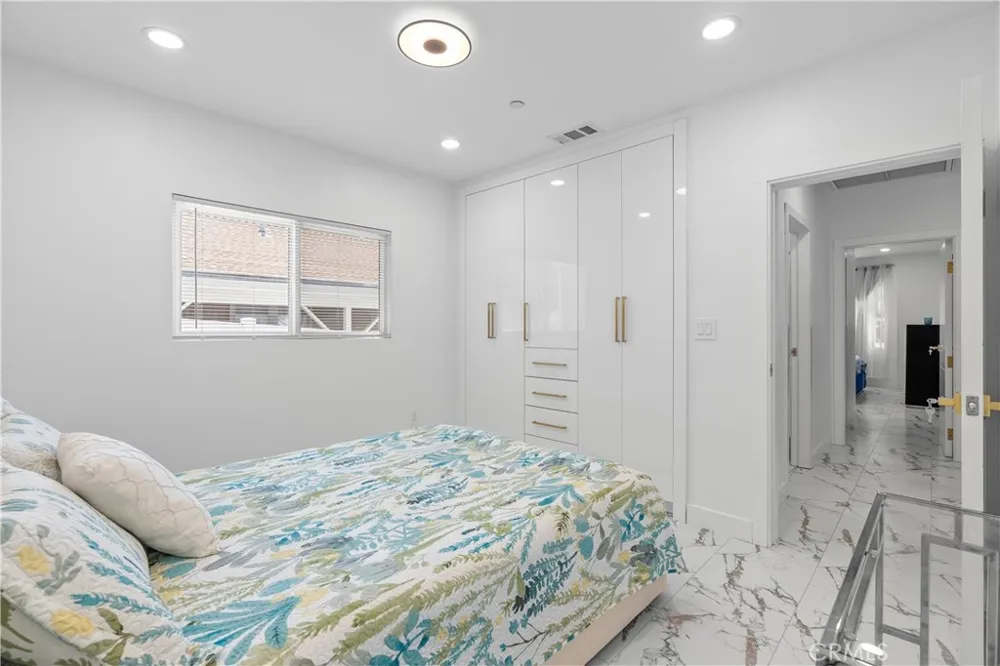 3419 Montrose Ave La Crescenta, CA 91214
