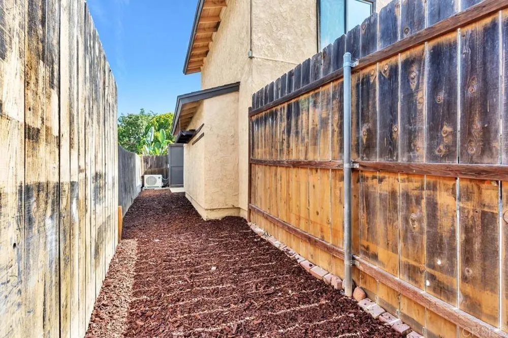 10107 Peaceful Court Santee, CA 92071