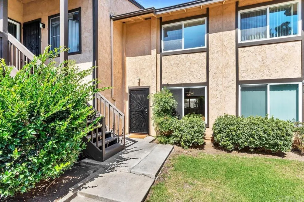 10107 Peaceful Court Santee, CA 92071