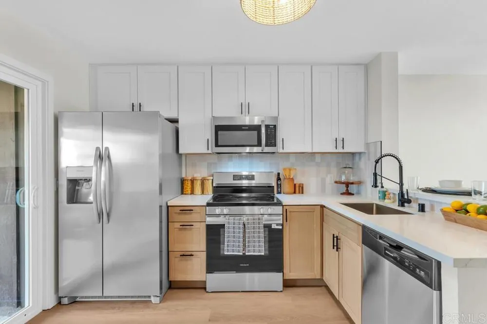 10107 Peaceful Court Santee, CA 92071