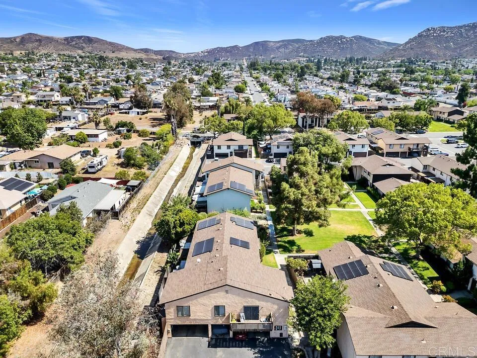 10107 Peaceful Court Santee, CA 92071