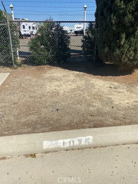 1075 W Elm Avenue Coalinga, CA 93210