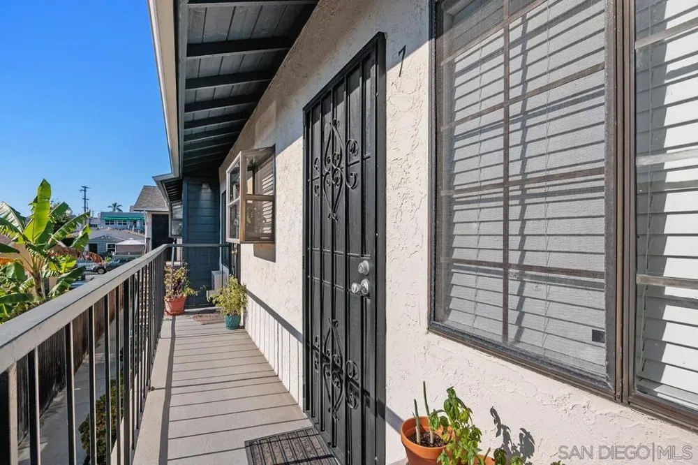 1435 Essex #7 San Diego, CA 92103