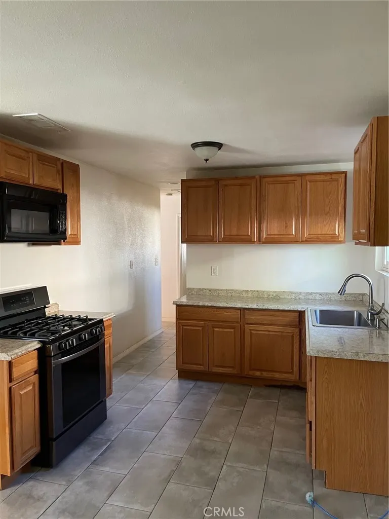 27931 adams Menifee, CA 92585