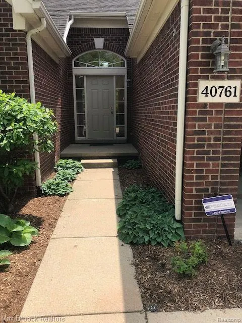 40761 LENOX PARK DRIVE Novi City, MI 48377