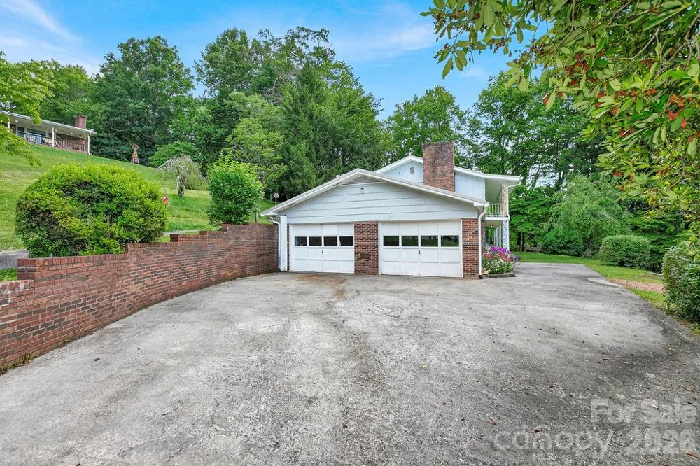 106 Flora Lina Drive Brevard, NC 28712