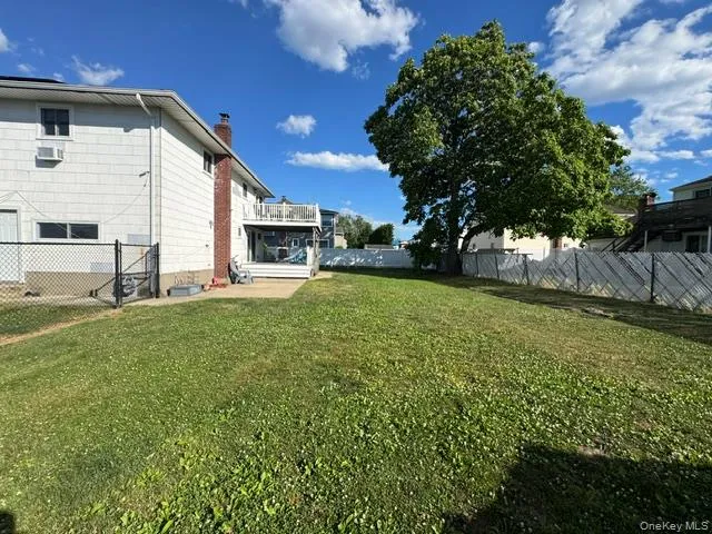 121 W Lake Drive Lindenhurst, NY 11757
