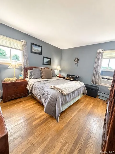 121 W Lake Drive Lindenhurst, NY 11757
