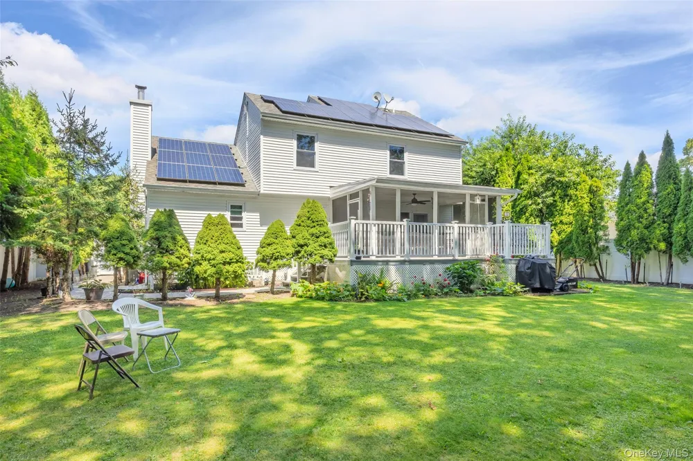 106 Chanel Drive E Shirley, NY 11967
