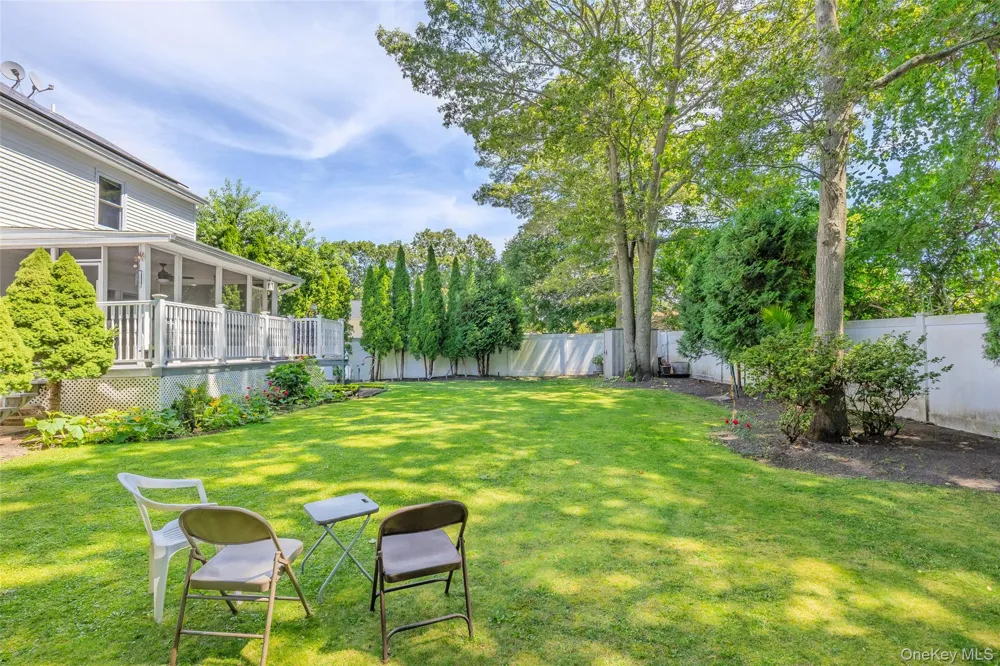 106 Chanel Drive E Shirley, NY 11967