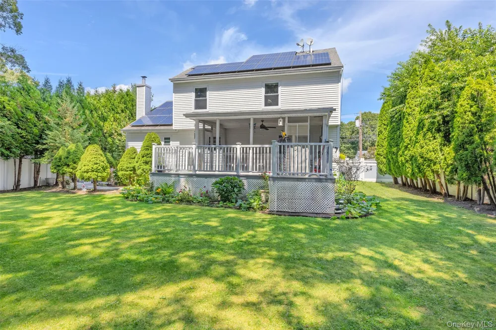 106 Chanel Drive E Shirley, NY 11967