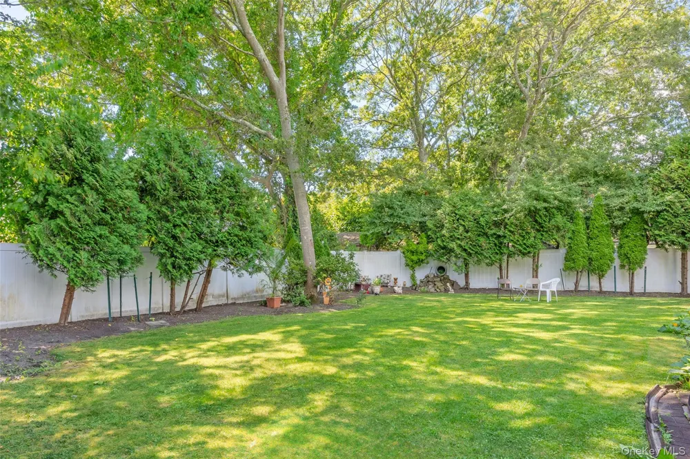 106 Chanel Drive E Shirley, NY 11967