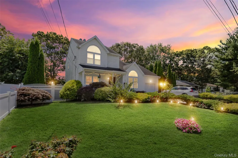 106 Chanel Drive E Shirley, NY 11967