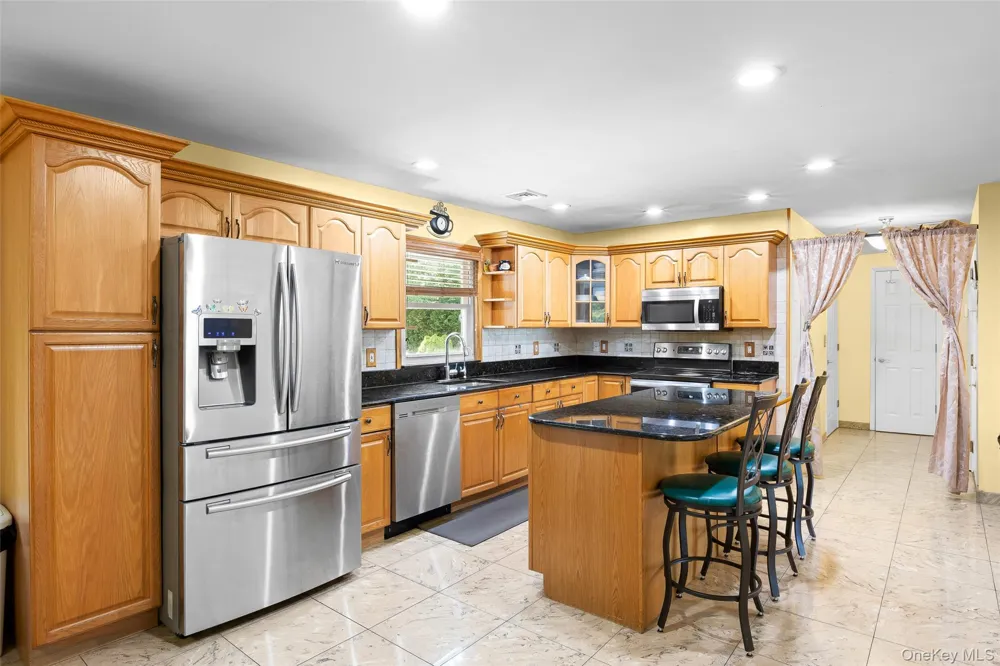106 Chanel Drive E Shirley, NY 11967