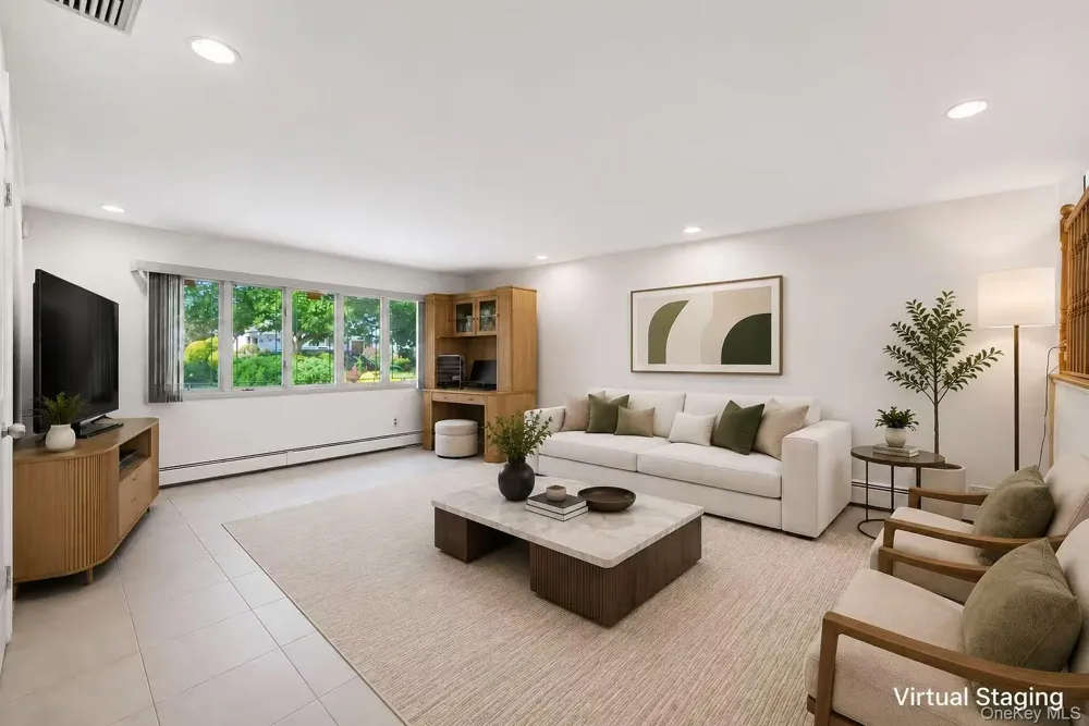 159 South Drive Manhasset Hills, NY 11040