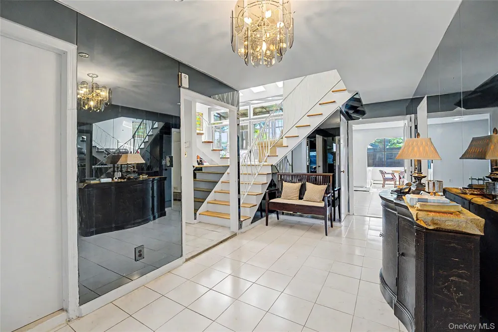 159 South Drive Manhasset Hills, NY 11040