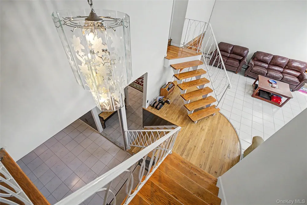 159 South Drive Manhasset Hills, NY 11040