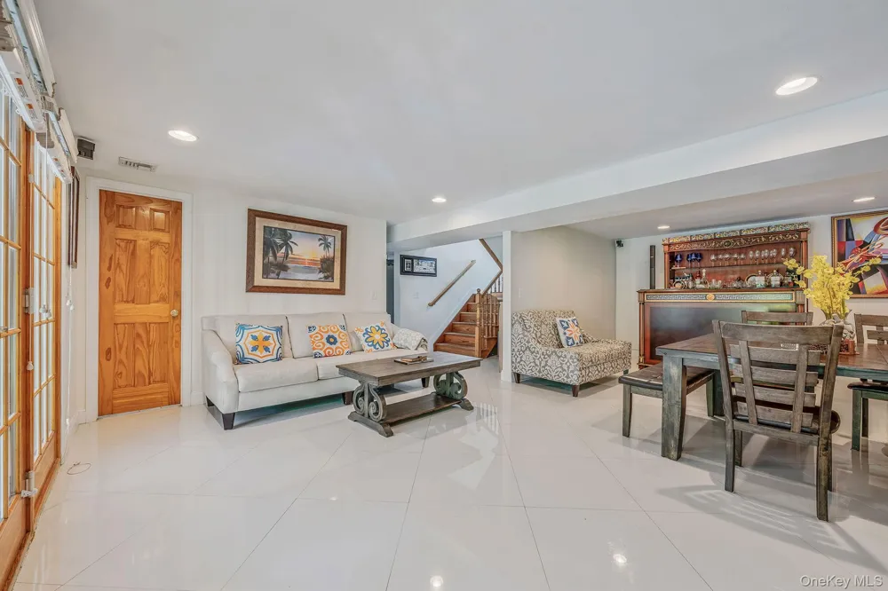540 Scudder Avenue Copiague, NY 11726