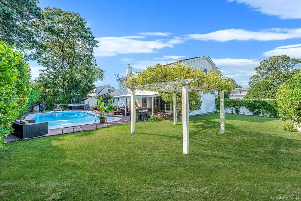 540 Scudder Avenue Copiague, NY 11726