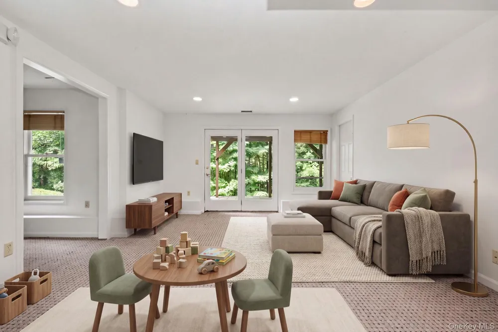 4 Annes Wood Lane Mount Kisco, NY 10549