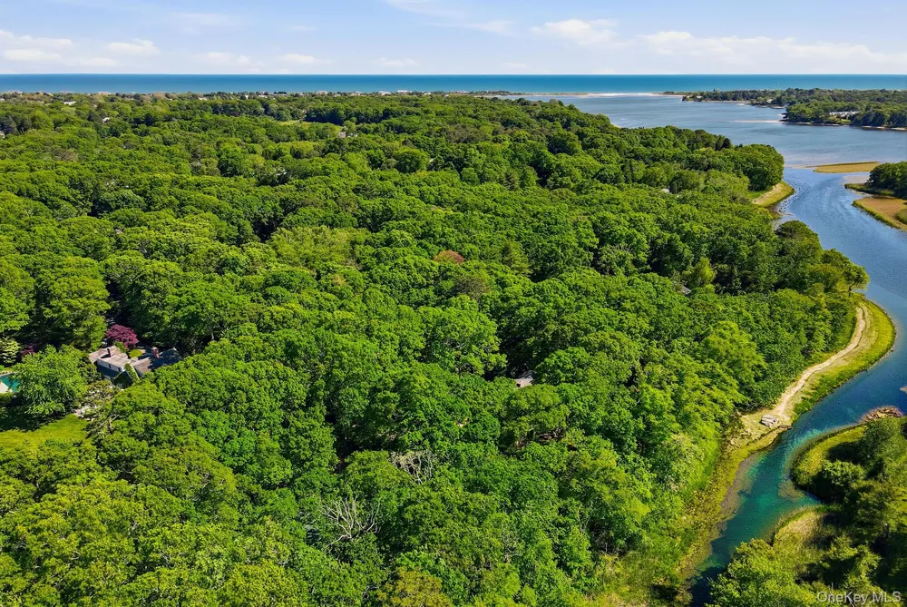 44 Georgica Close Road East Hampton, NY 11937