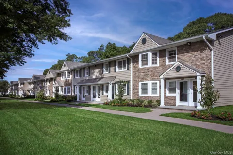 215 Tudor Lane #215