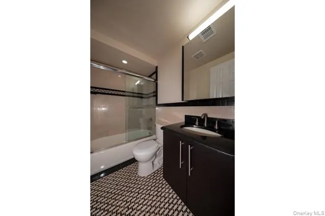 215 Tudor Lane #215 Middle Island, NY 11953