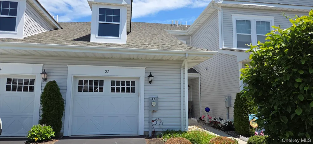 22 Cricket Court Shirley, NY 11967