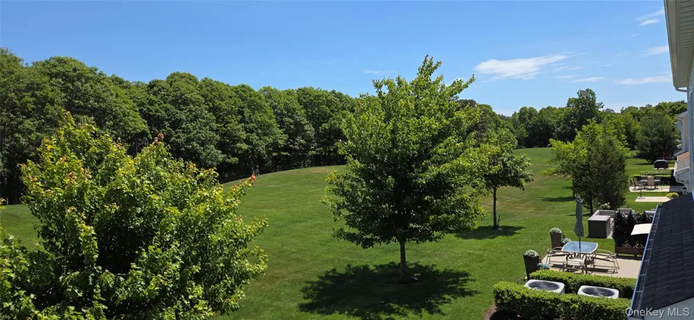 22 Cricket Court Shirley, NY 11967