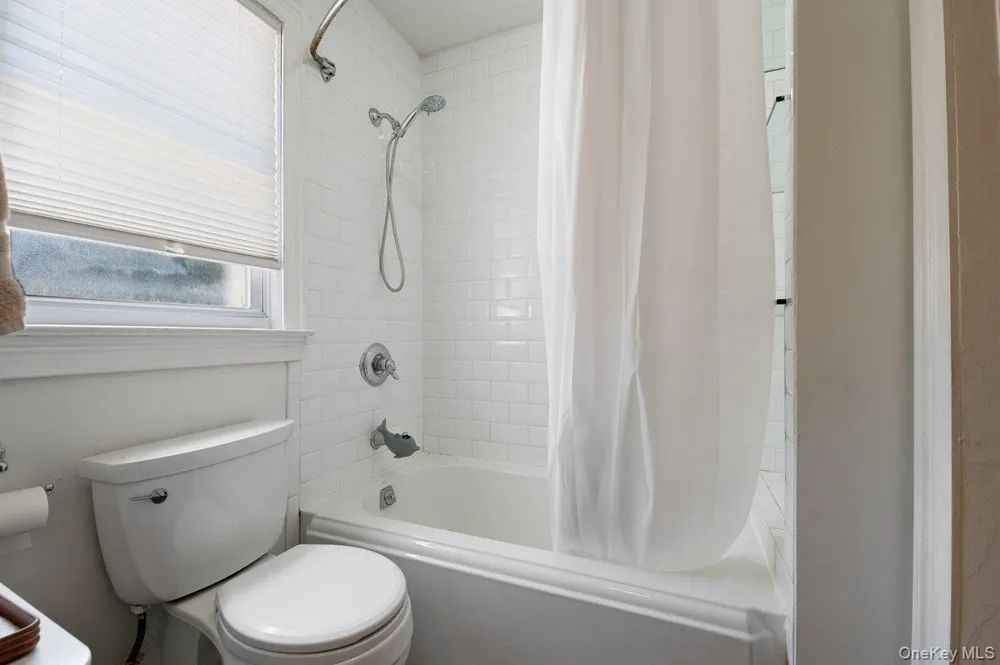 8815 Commonwealth Boulevard Bellerose, NY 11426