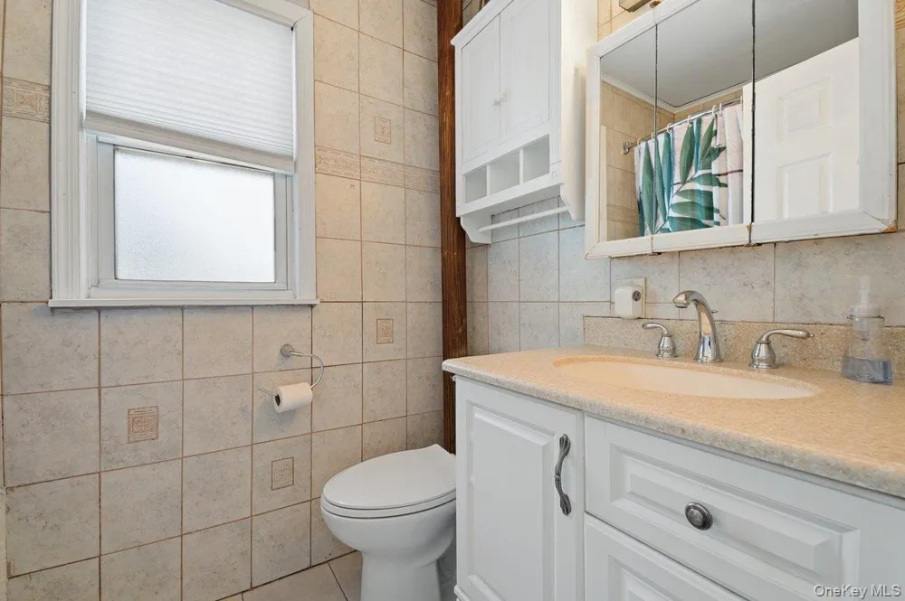8815 Commonwealth Boulevard Bellerose, NY 11426