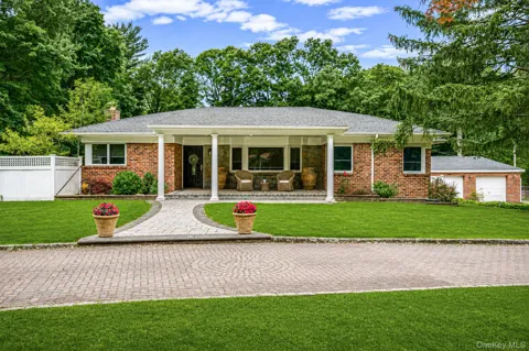 199 Dix Hills Road