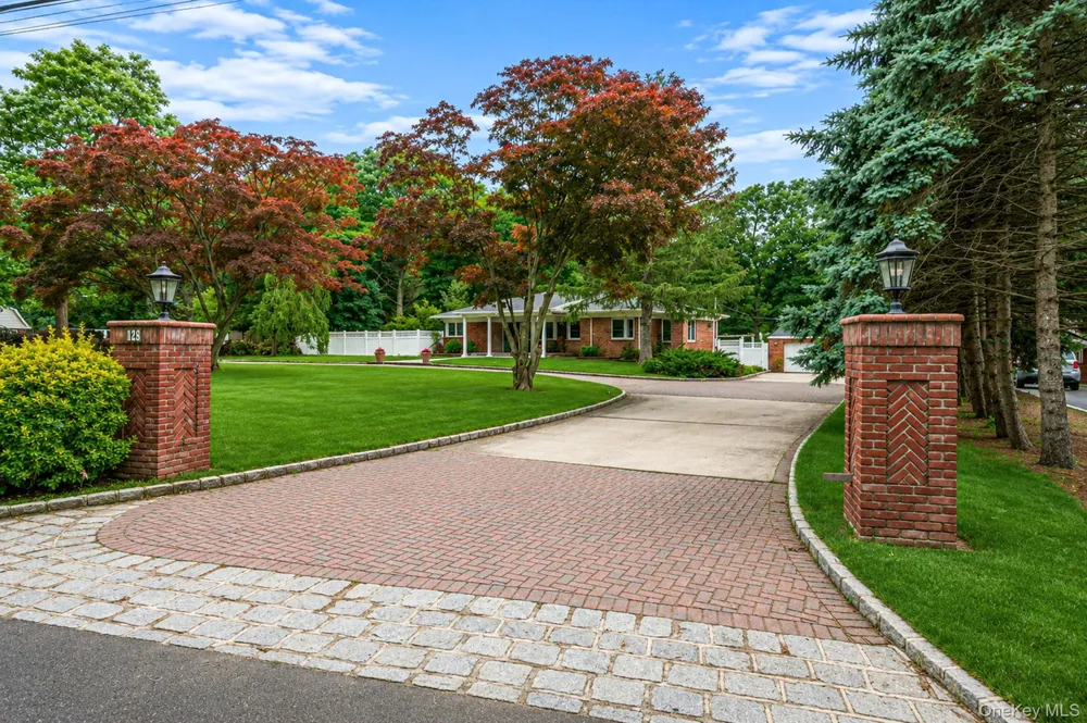 199 Dix Hills Road Dix Hills, NY 11746