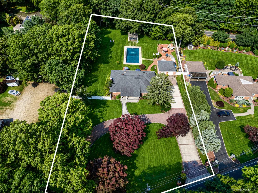 199 Dix Hills Road Dix Hills, NY 11746