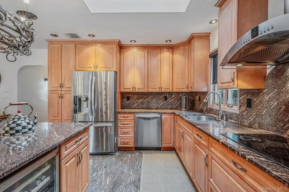 199 Dix Hills Road Dix Hills, NY 11746