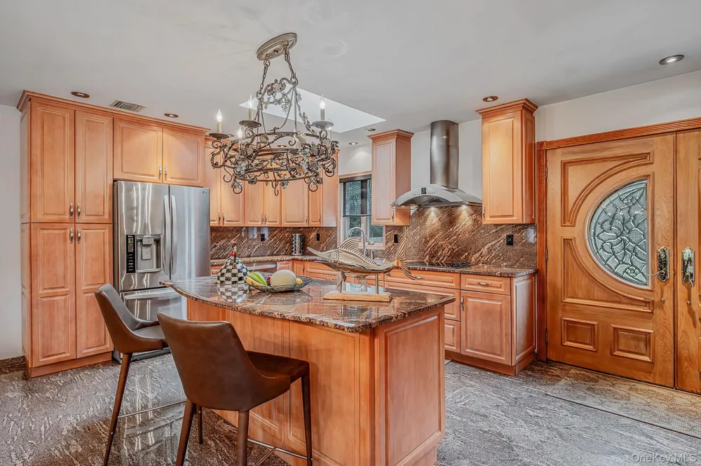 199 Dix Hills Road Dix Hills, NY 11746
