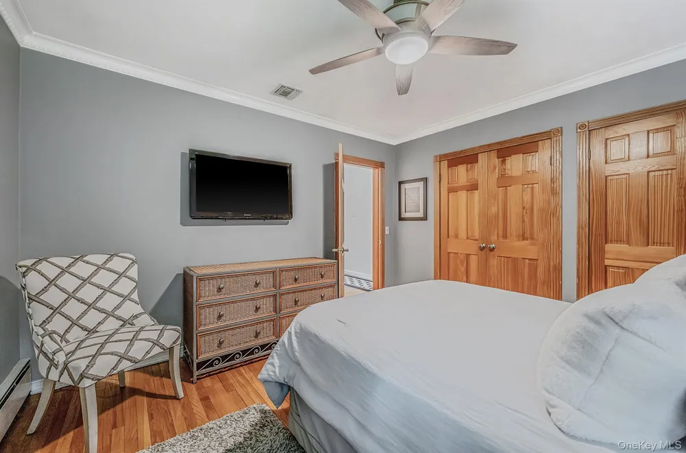 199 Dix Hills Road Dix Hills, NY 11746
