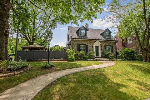 4 Knox Pl.