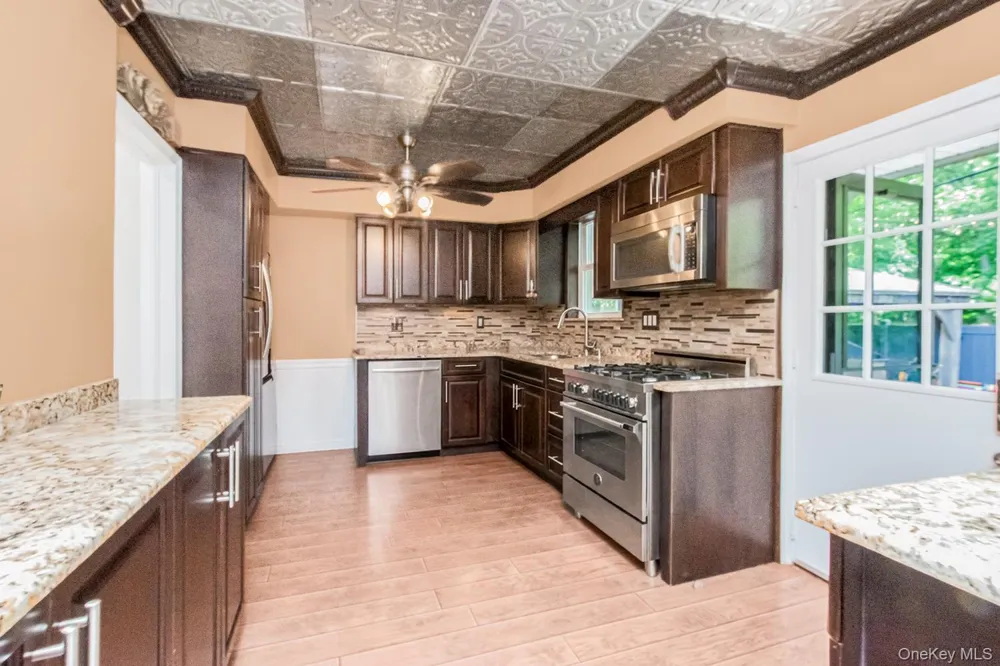 4 Knox Pl. Staten Island, NY 10314