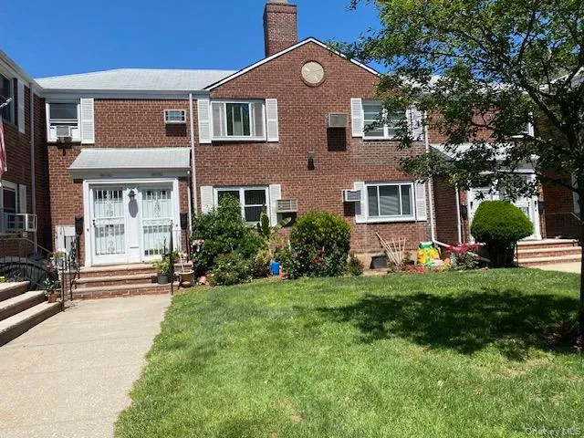 260-11 73rd Avenue #E-2 Glen Oaks, NY 11004