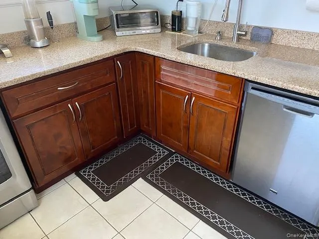 260-11 73rd Avenue #E-2 Glen Oaks, NY 11004