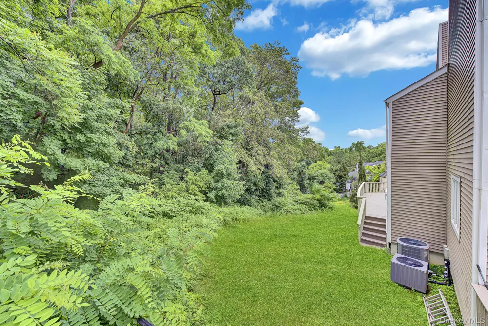 4 Verity Lane Roslyn, NY 11576