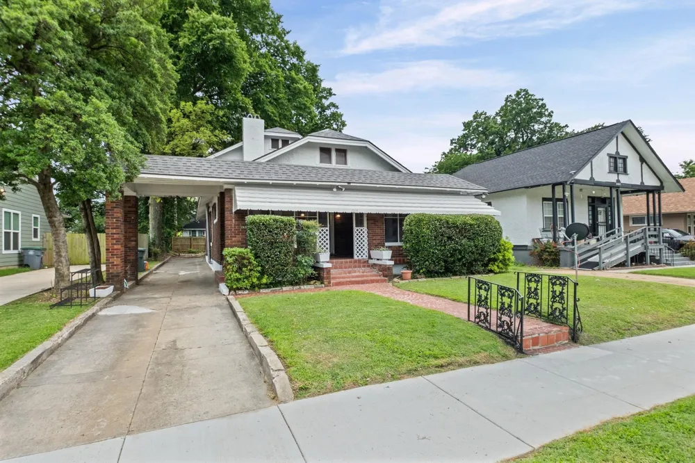 985 FORREST AVE Memphis, TN 38105