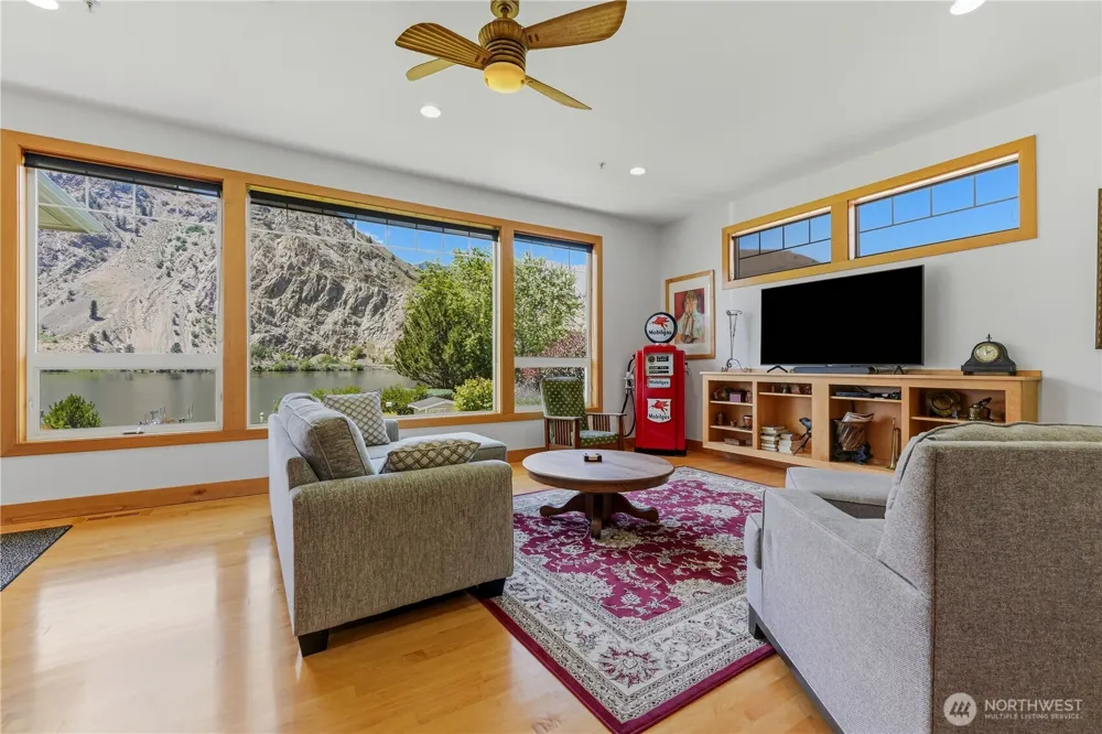 19 Chapman Lane Orondo, WA 98843
